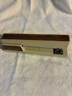 Swingline Vintage Desk Stapler in Cream with Woodgrain Accent